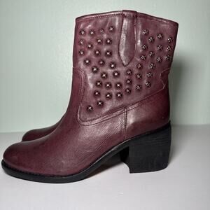 Donald J Pliner Boots Size 9 Baila Ankle Boots Leather Block studded bootie